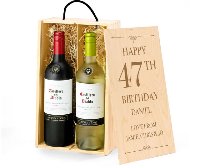 Birthday Casillero Del Diablo Red & White Wine Gift Box With Casillero Del Diablo Sauvignon Blanc and "happy Birthday" Balloon