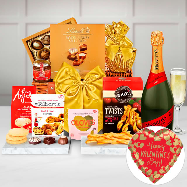Regency Hampers Valentine's Day Chessington Gift Hamper with Lindt Swiss Luxury Chocolates in a Handmade Willow Picnic Hamper