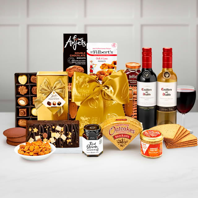 Regency Hampers Westminster Gift Hamper with Casillero Del Diablo Cabernet Sauvignon in a Handmade 12" Willow Picnic Hamper
