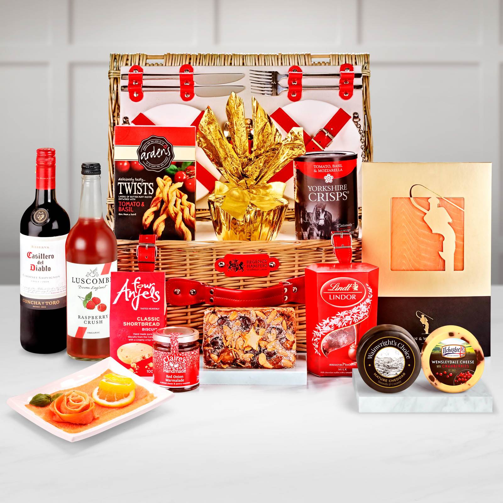 Henley Fitted Picnic Gift Hamper With Casillero Del Diablo Cabernet Sauvignon and Smoked Salmon in a Handmade Willow Picnic Hamper