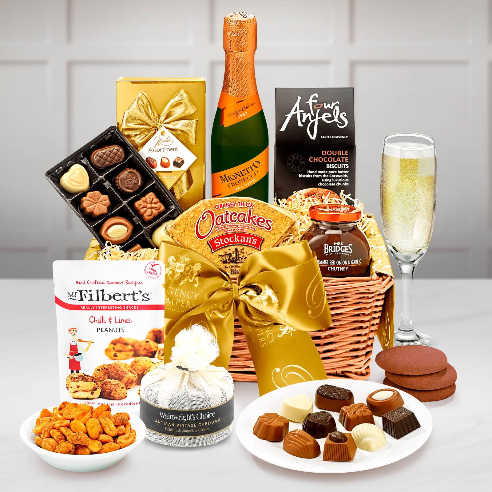 Regency Hampers Wordsworth Gift Hamper with Black Waxed Farmhouse Cheddar in Muslin in a Seagrass Tray