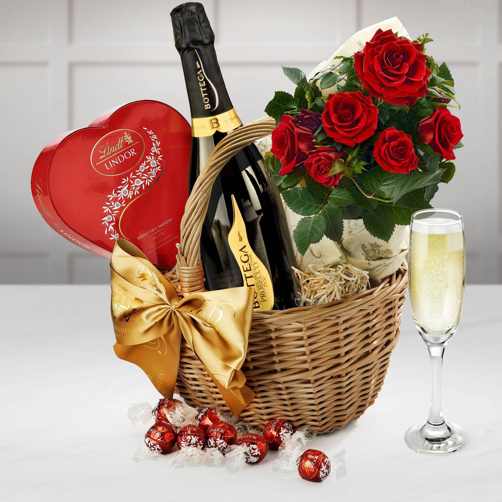 Luxury Hamper - Prosecco, Roses & Chocolates Gift Basket