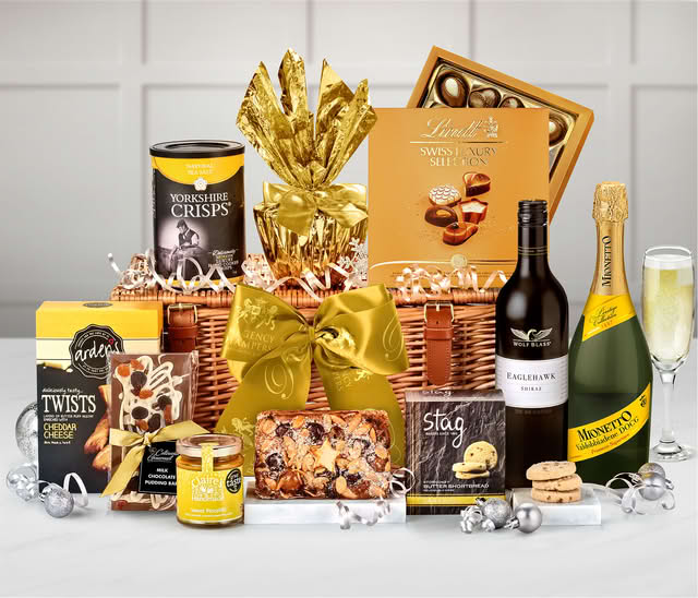 Luxury Christmas Hamper - Sparkling Prosecco, Red Wine, Piccalilli, Swiss Chocolate Fruit Cake & Festive Snacks