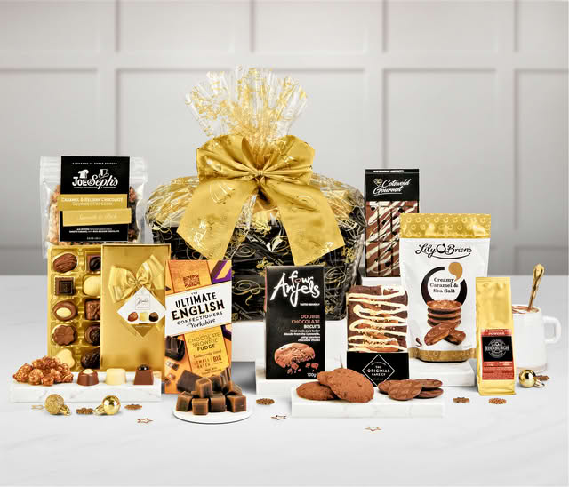 Luxury Christmas Hamper- Hot Chocolate, Biscuits, Fudge, Belgian Chocolate & Festive Snacks